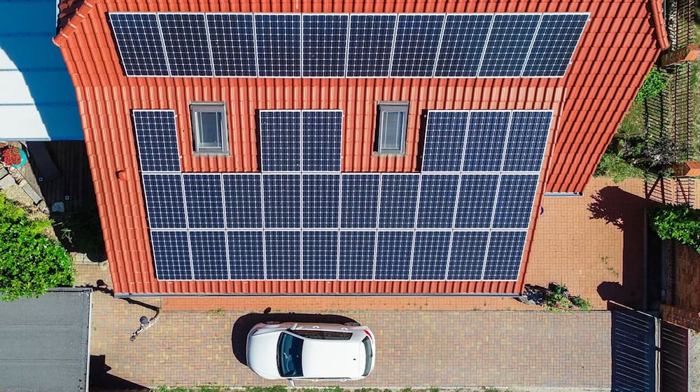 Muchos propietarios de instalaciones solares tienen problemas con la facturación. (Imagen de archivo) / Foto: Patrick Pleul/dpa-Zentralbild/dpa
