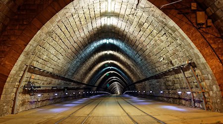 Symbolbild Tunnel / pixabay zkittler