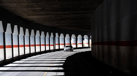 Symbolbild Tunnel / pixabay Dannysee