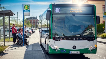 Ein Bus der Meißner VGM in Radebeul. Immer mehr Bussteige werden barrierefrei. Foto: VVO