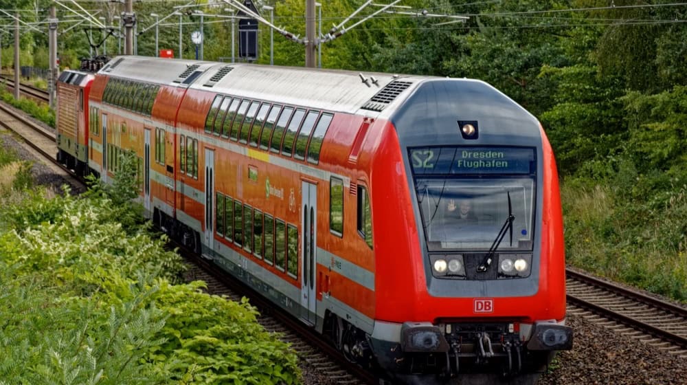 S-Bahnen in der Regoin Dresden rollen wieder ohne Kürzungen. Foto: VVO