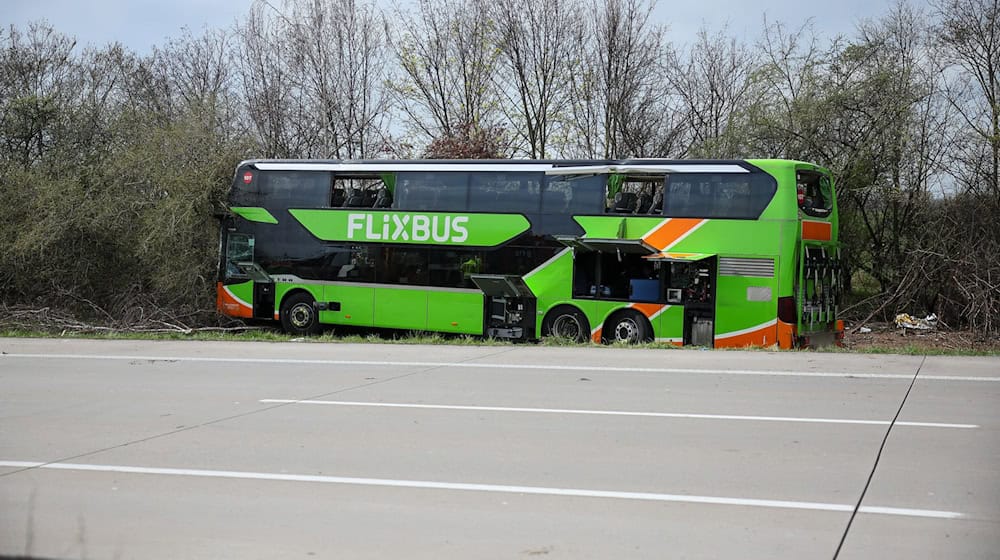 Es ist Anklage gegen den Busfahrer erhoben worden. (Archivbild) / Foto: Jan Woitas/dpa