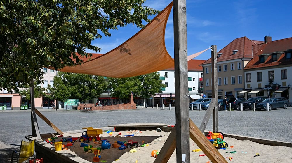 The Greens in the Saxon state parliament see shortcomings in heat protection in daycare centers and schools. (Symbolic image) / Photo: Jens Kalaene/dpa