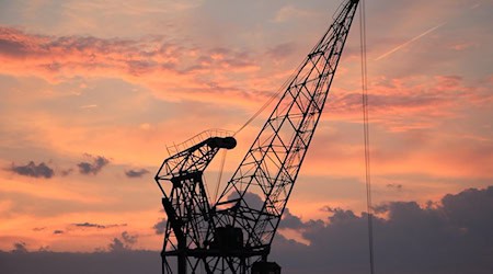Symbolbild Hafen / pixabay NoName_13