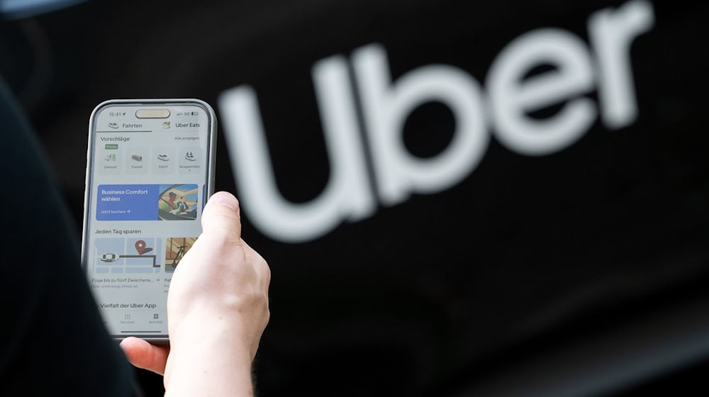 Prices may only be a maximum of 7.5 percent below cab rates. (Symbolic image) / Photo: Sebastian Gollnow/dpa