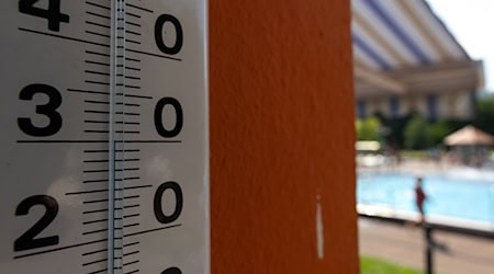 Im Osten Deutschlands werden Temperaturen von bis zu 37 Grad erreicht, bevor eine Kaltfront Abkühlung bringt. / Foto: Michael Reichel/dpa