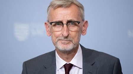 Міністр внутрішніх справ Армін Шустер сподівається, що комісія дасть поштовх до ощадливості держави (архівне фото). / Фото: Sebastian Kahnert/dpa