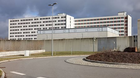 Das Frauengefängnis in Chemnitz: Hier soll die Rechtsextremistin Marla-Svenja Liebich - früher Sven Liebich - ihre Haftstrafe verbüßen. (Archivbild) / Foto: Jan Woitas/dpa