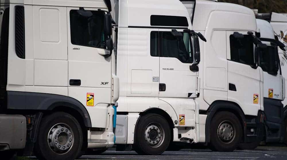 More violations of the Sunday driving ban by trucks (symbolic image). / Photo: Sebastian Gollnow/dpa