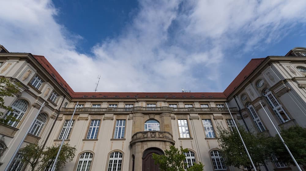 Wobzamknjenje k wotstronjenju społnomócnjeneho za wukrajnikow bě po prawje. Přiwšěm budźe so tež w přichodźe w Budyskim krajnoradnym zarjedźe něchtó wo integraciske naležnosće starać. (Archivbild) / Foto: Monika Skolimowska/dpa