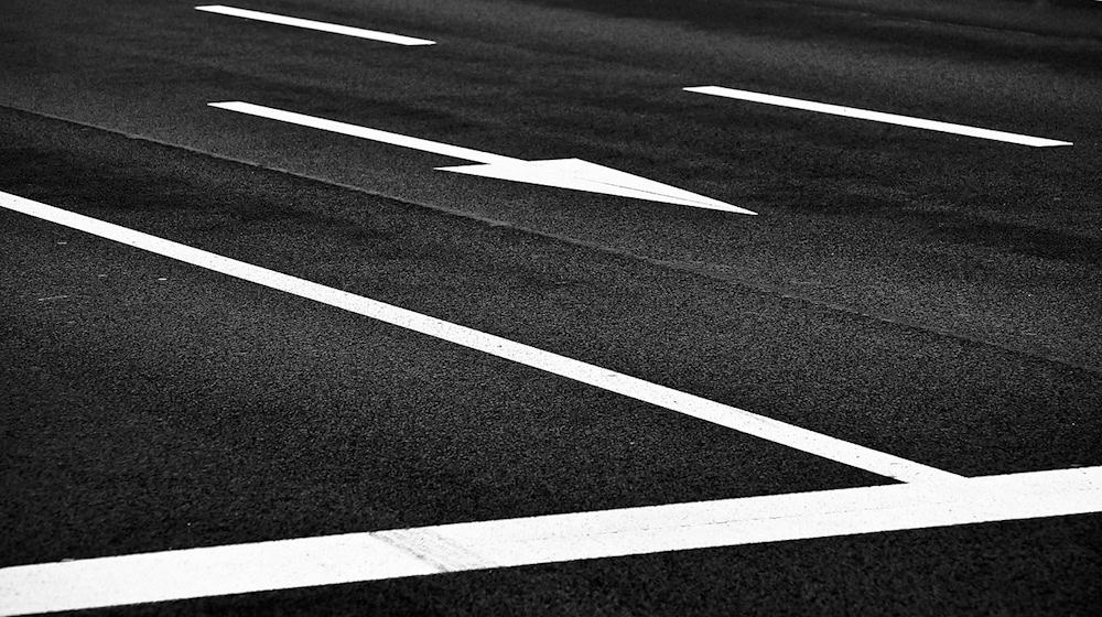 Symbolbild Fahrspur / pixabay 652234