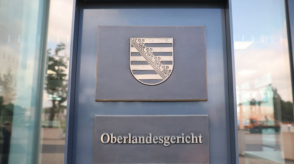 Der Angeklagte soll als Assistent in Krahs Abgeordnetenbüro in Brüssel Informationen gesammelt und an einen chinesischen Geheimdienst weitergegeben haben. (Archivbild) / Foto: Jan Woitas/dpa