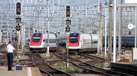 Symbolbild Schnellzug / pixabay RobertKeller