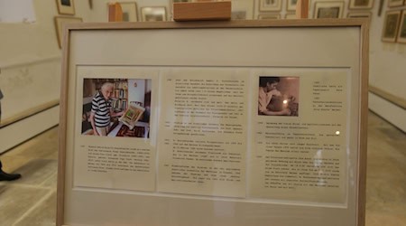 Nicht nur in ihrem religiösen Leben, auch in den filigranen Werken von Brigitte Bretschneider hat die Frauenkirche immer wieder eine wichtige Rolle gespielt, wie in dem 1992 entstandenen rechts - Aus dem Leben von Brigitte Bretschneider. Foto: Stadtverwaltung Meißen