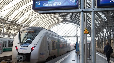 Połne ćahi: Na Saksko-Frankskej magistrali mjez Kamjenicy a Vogtlandskej je dźeń a wjace ludźi po puću (archiwny wobraz) / Foto: picture alliance / Sebastian Kahnert/dpa-centralny wobraz/dpa