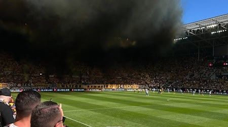 Rauchshow gegen den FC Schalke 04 (Bild: Privataufnahme)