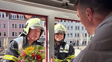 Blumen für Markus Renner per Drehleiter. Foto: Stadt Meißen