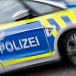 Am helllichten Tag wurde eine junge Frau am Bahnhof Klingenberg angegriffen. (Symbolbild) / Foto: Hendrik Schmidt/dpa