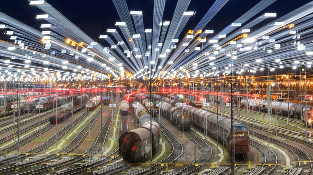 Deutsche Bahn invites you to Rail Day - with festivals, rides and guided tours. (Archive image) / Photo: Hendrik Schmidt/dpa