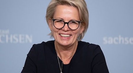 Kulturministerin Barbara Klepsch (CDU) sieht das Geld im Bereich der Chöre, die unter der Coronazeit besonders litten, gut investiert. / Foto: Sebastian Kahnert/dpa