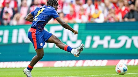Traf zum Leipziger Sieg: Johan Bakayoko. / Foto: Uwe Anspach/dpa