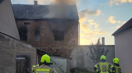 Brand in einem Mehrfamilienhaus in Jacobsthal. Foto: Feuerwehr Zeithain