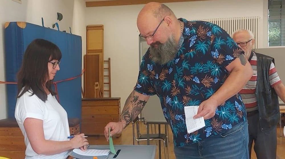 René Jurisch bei der Wahl. Sein Glückshemd hat nichts genützt. Foto: privat