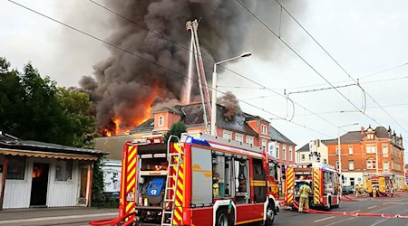 Bereits im Juni hatte es in der ehemaligen Staatsoperette in Dresden-Leuben ein Feuer gegeben. (Archivbild) / Foto: Christian Essler/Xcitepress/dpa