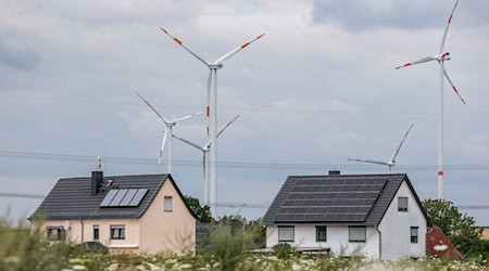 Муніципалітети Саксонії мають намір в майбутньому заробляти більше від експлуатації вітрових турбін. (Архівне зображення) / Фото: Jan Woitas/dpa