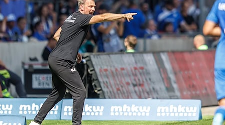 Magdeburg coach Markus Fiedler sets the direction / Photo: Andreas Gora/dpa