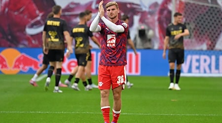 Timo Werner (RB Leipzig) stand erstmals wieder im RB-Kader und wurde von den Fans mit Sprechchören gefeiert.  / Foto: Jennifer Brückner/dpa