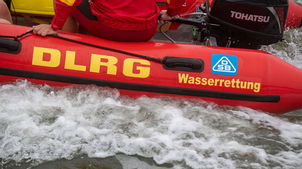 According to the DLRG's summer statistics, 321 people died while swimming in Germany up to mid-September. (Archive image) / Photo: Stefan Sauer/dpa