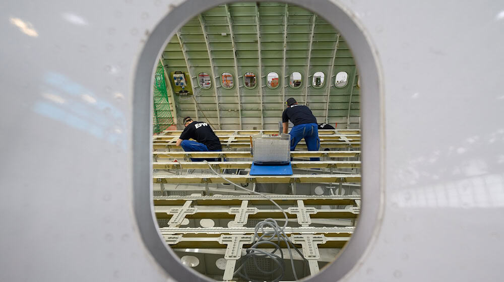Elbe Flugzeugwerke in Dresden is one of the most important representatives of the aerospace industry in Saxony (archive photo). / Photo: Robert Michael/dpa
