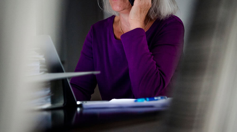 Ein Telefonsprechtag in Sachsen soll Betroffenen helfen - auch ohne Anmeldung. (Symbolbild) / Foto: Finn Winkler/dpa