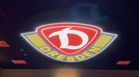 Dynamo Dresden Logo in der Kabine (Bild: Thomas Wolf)