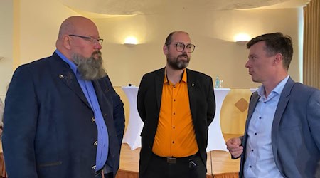 Nur einer kann gewinnen: Markus Renner (r.). Die beiden anderen, Rene Jurisch (l.) und Martin Bahrmann, wollen aber politisch aktiv weitermachen. Foto: privat