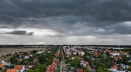 Die Woche startet mit Wind und Regen in Sachsen. (Archivbild) / Foto: Jan Woitas/dpa