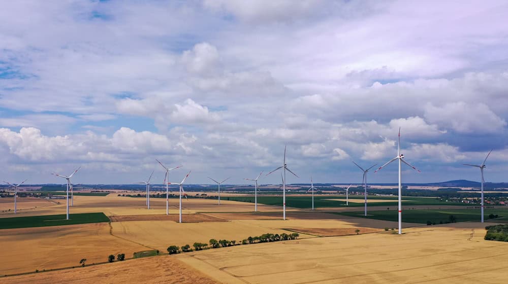Zakoń wětrnikow: Gmejny profitować, kritika wostanje (symbolowy wobraz). / Foto: Jan Woitas/dpa