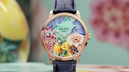 Von dieser rotgoldenen Uhr werden nur acht Stück gefertigt. Preis: 39.900 Euro. Foto: Porzellanmanufaktur Meissen 