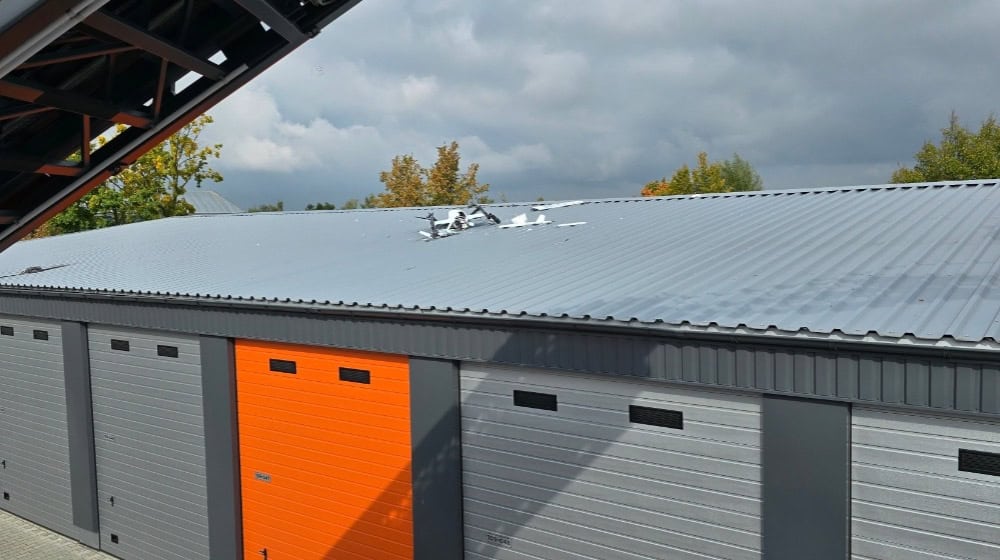 Die abgestürzte Drohne in Kesselsdorf. Foto: Feuerwehr Wilsdruff