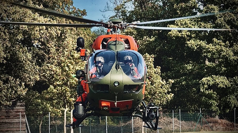 Ein SAR 87 im Anflug bei der Übung in Zeithain. Foto: Bundeswehr Ein SAR 87 im Anflug bei der Übung in Zeithain. Foto: Bundeswehr