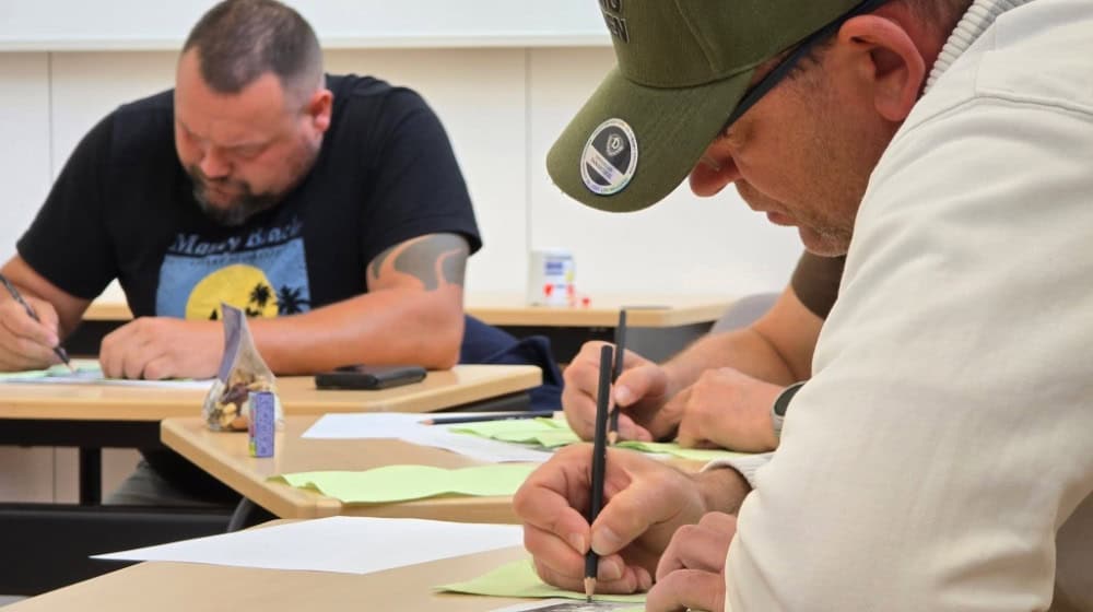Erlebtes zeichnerisch bewältigen. Foto: Bundeswehr/Wendler