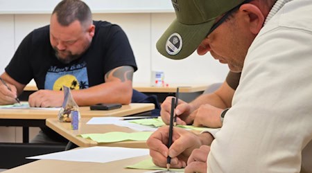 Erlebtes zeichnerisch bewältigen. Foto: Bundeswehr/Wendler