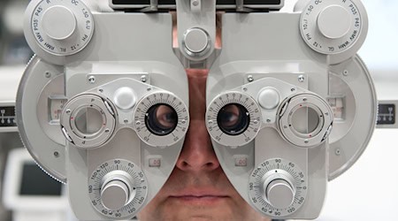 Bürokratischer Aufwand bei Kassenleistungen macht Sachsens Augenoptikern zu schaffen. Immer mehr Betriebe wollen deswegen solche Leistungen nicht mehr anbieten. (Symbolbild) / Foto: picture alliance / dpa