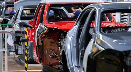 For a long time, automotive locations were spoiled in terms of trade tax - this is now changing. (Symbolic image) / Photo: Hendrik Schmidt/dpa