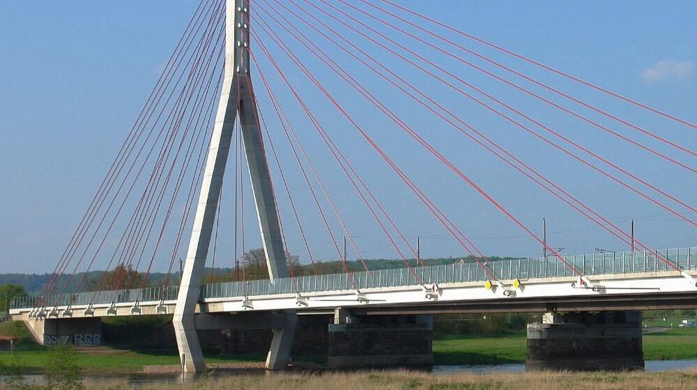 Die Hauptprüfung der Schrägseilbrücke in Niederwartha steht wieder an. Foto: Kolossos/Wiki Die Hauptprüfung der Schrägseilbrücke in Niederwartha steht wieder an. Foto: Kolossos/Wiki