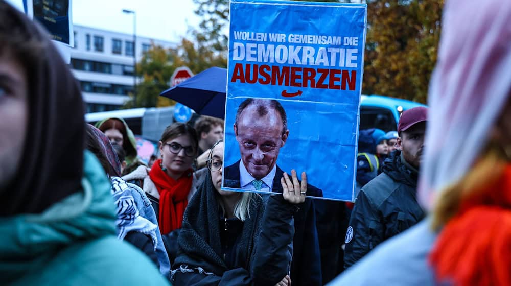 Demonstrations against Chancellor Friedrich Merz's "cityscape" statement are also planned in Dresden. / Photo: Alex Talash/dpa
