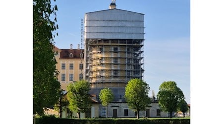 Der eingerüstete Backturm von Schloss Moritzburg. Foto: SIB