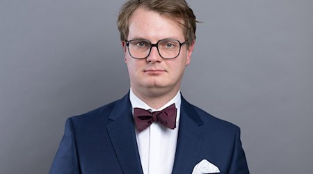 Grünen-Politiker Valentin Lippmann verlangt ein konsequentes Vorgehen gegeb Finanzkriminalität. (Archivbild) / Foto: Sebastian Kahnert/dpa