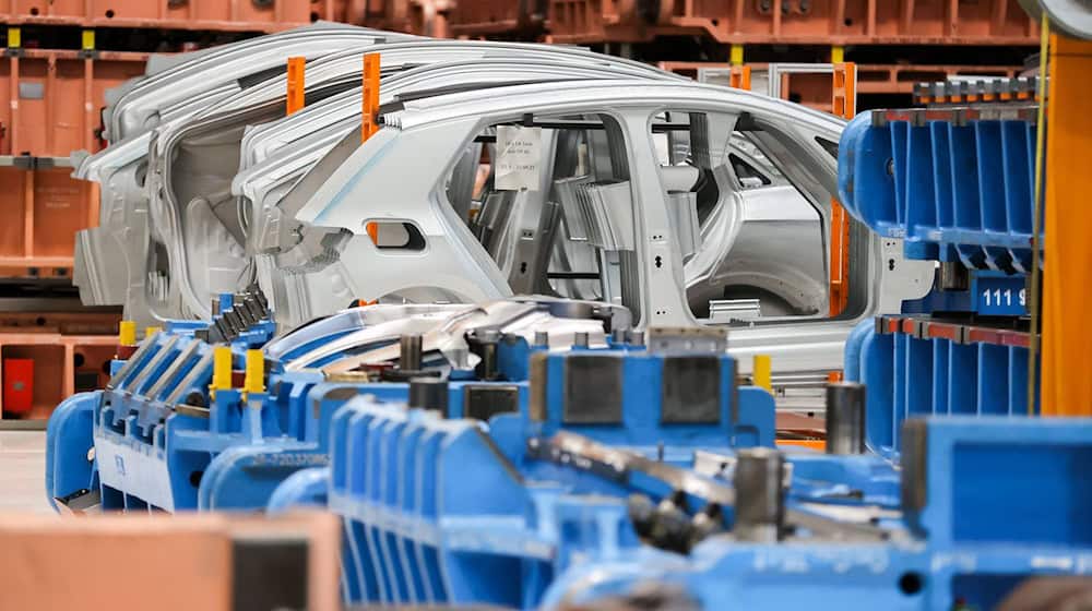 Industry and trade in south-west Saxony sound the alarm: "The regional economy remains in decline." (Symbolic image) / Photo: Jan Woitas/dpa-Zentralbild/dpa